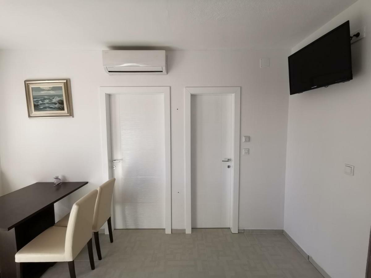 Apartmani Vukusic Promajna Exterior foto